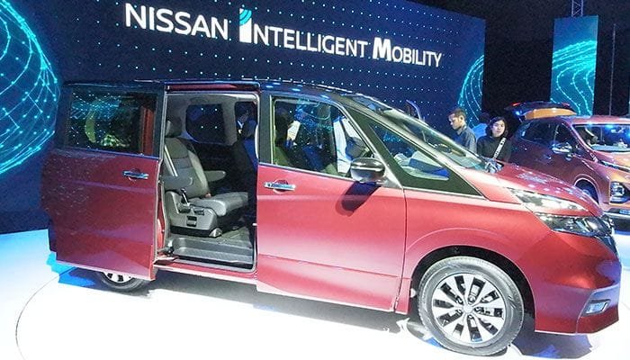 Service Sliding Door Mobil Nissan Serena